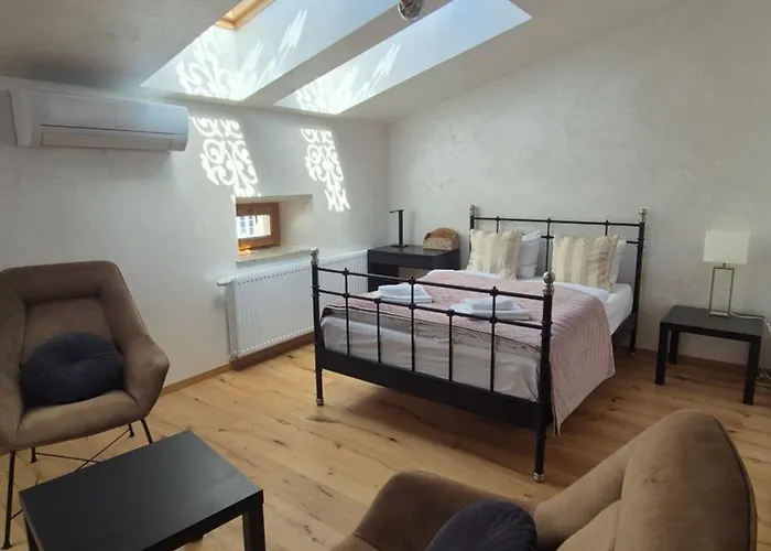 Aparthotel Miodowa 25