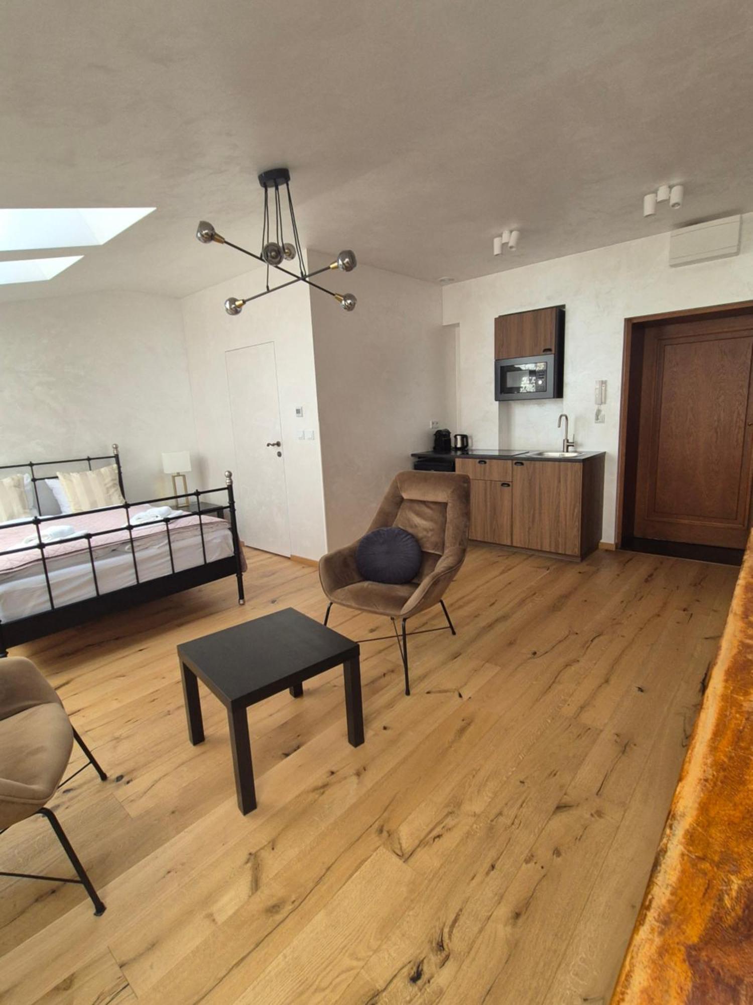 Apartment Miodowa 25